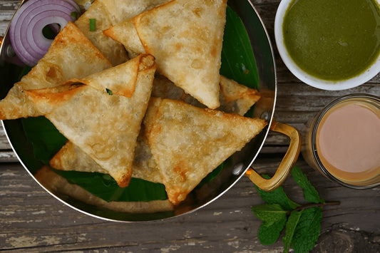 Ready-to-Eat Samosas – Veg, Chicken, Beef & Custom | Chef Horecana